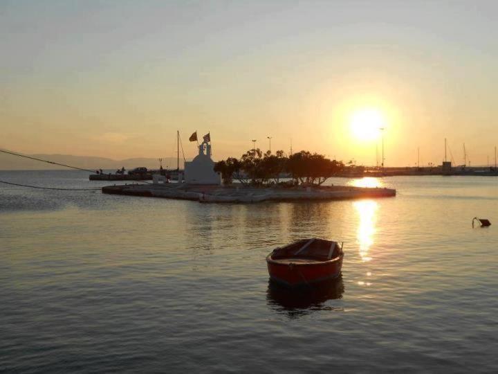 Gatis Place Naxos City エクステリア 写真